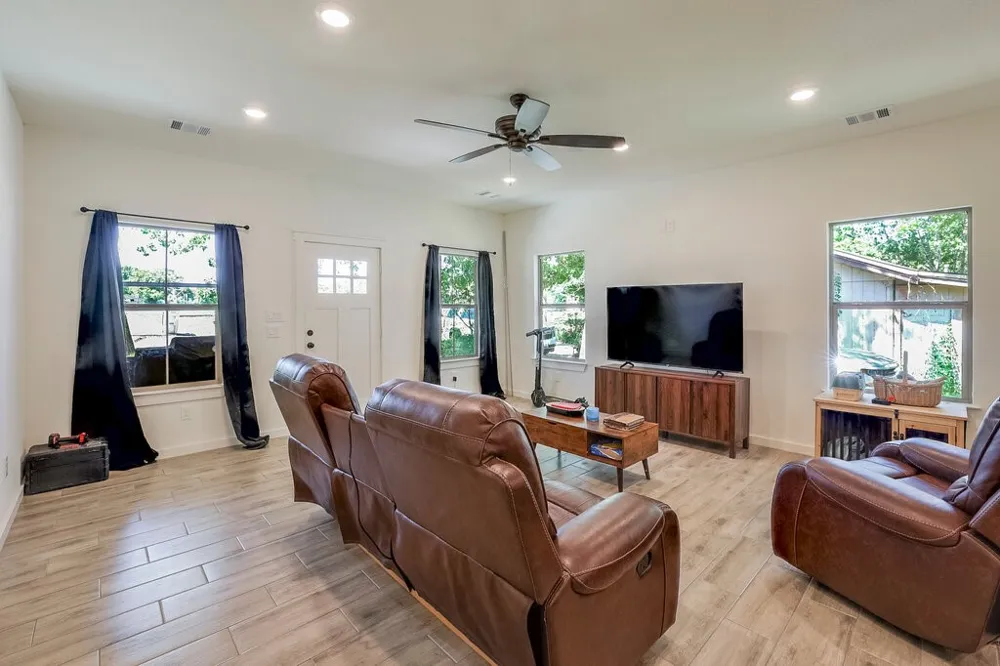 305 W 5th Street Maypearl, TX 76064