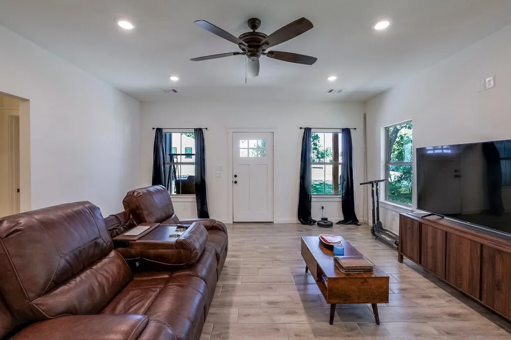 305 W 5th Street Maypearl, TX 76064