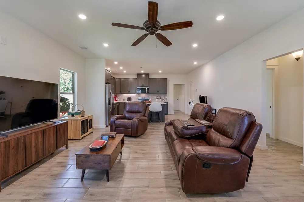 305 W 5th Street Maypearl, TX 76064