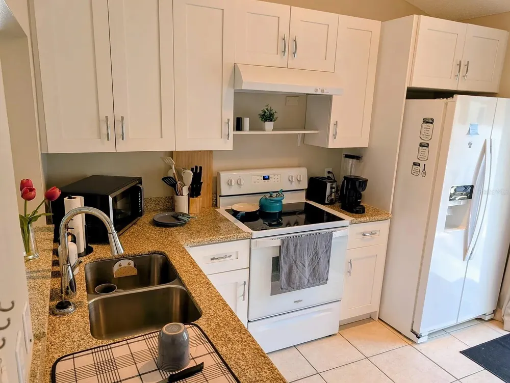1083 SNEAD AVENUE Sarasota, FL 34237