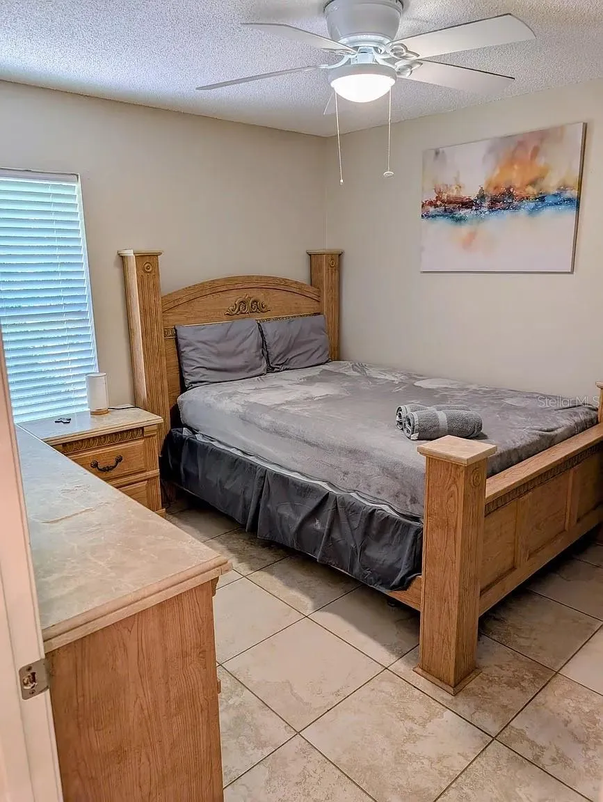 1083 SNEAD AVENUE Sarasota, FL 34237