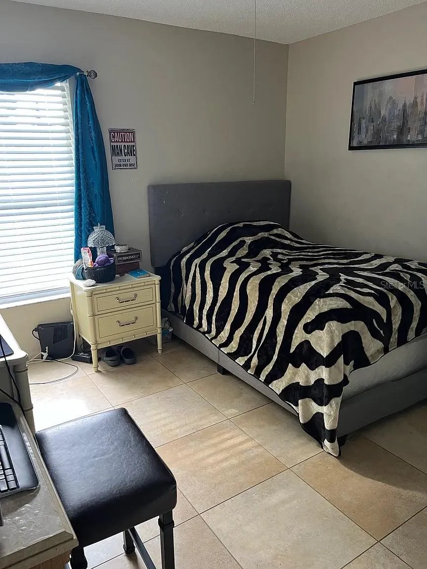 1083 SNEAD AVENUE Sarasota, FL 34237