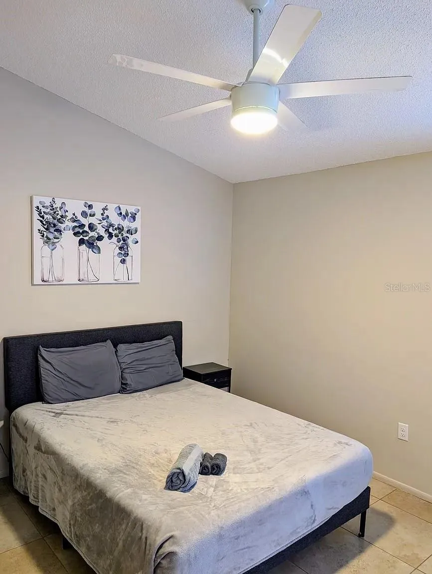 1083 SNEAD AVENUE Sarasota, FL 34237