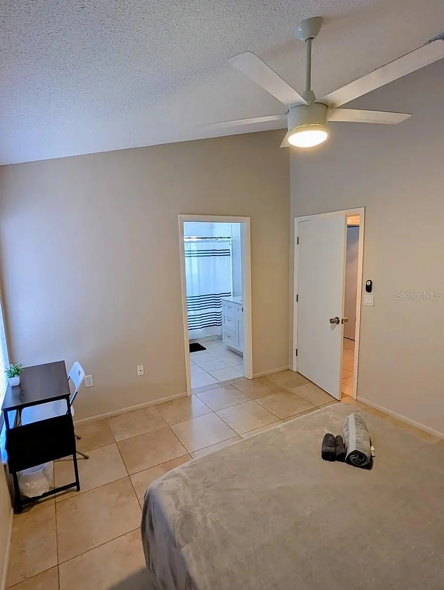 1083 SNEAD AVENUE Sarasota, FL 34237