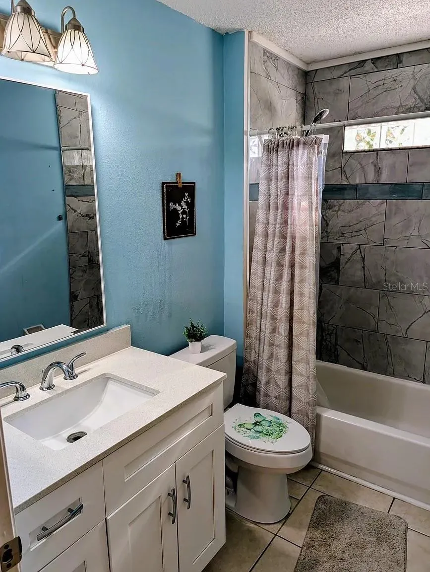1083 SNEAD AVENUE Sarasota, FL 34237