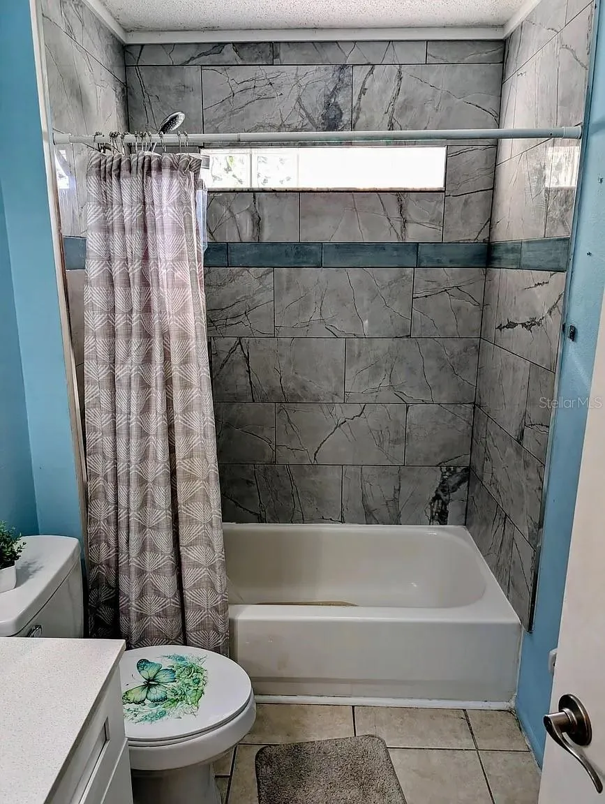 1083 SNEAD AVENUE Sarasota, FL 34237