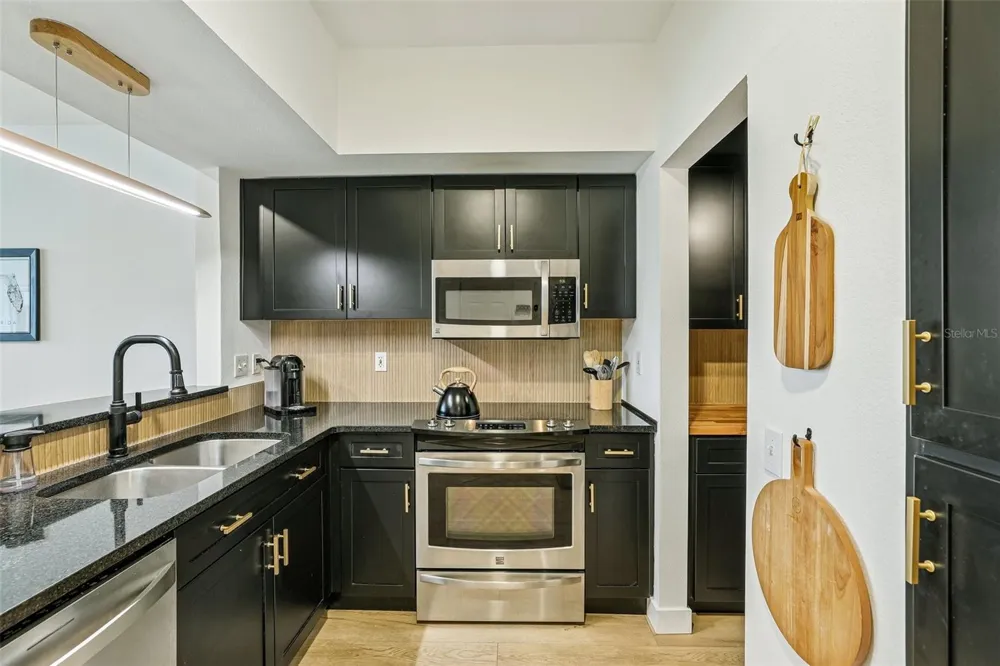 322 E CENTRAL BOULEVARD #806 Orlando, FL 32801