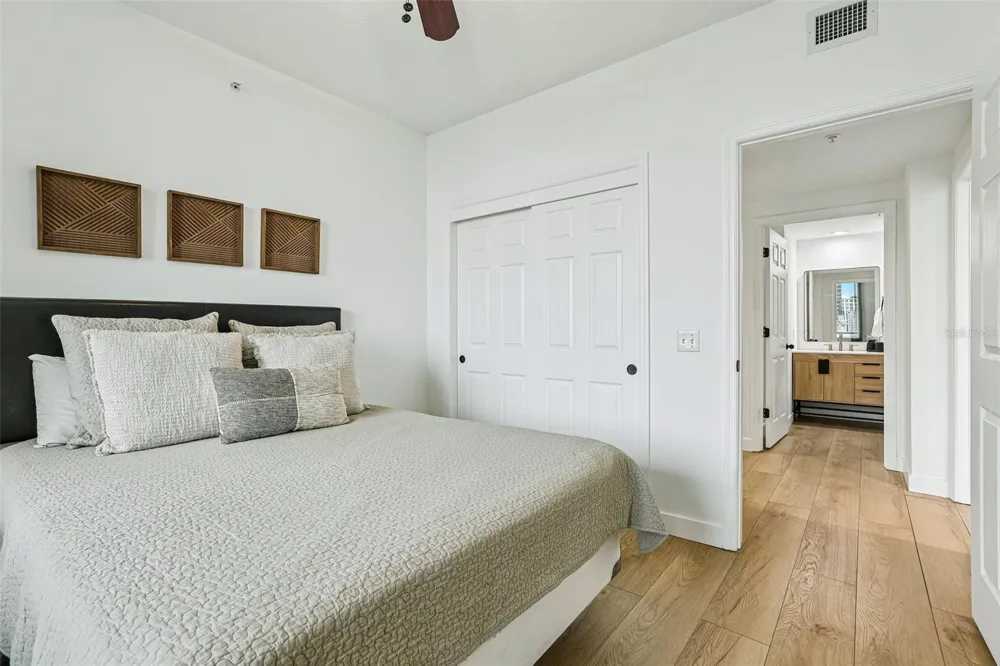 322 E CENTRAL BOULEVARD #806 Orlando, FL 32801