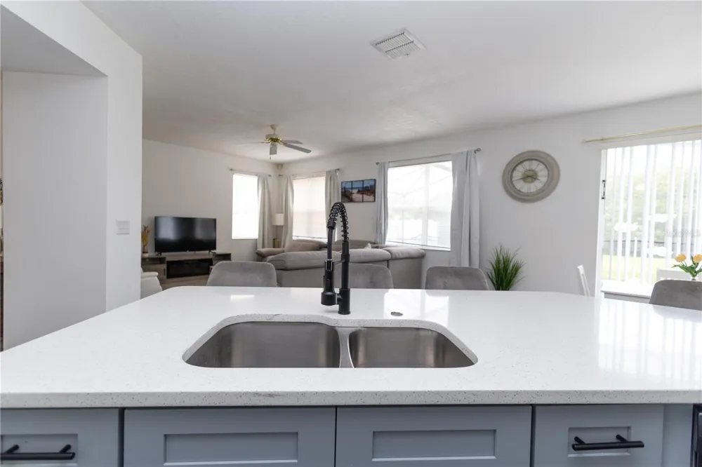 625 KETTERING ROAD Davenport, FL 33897