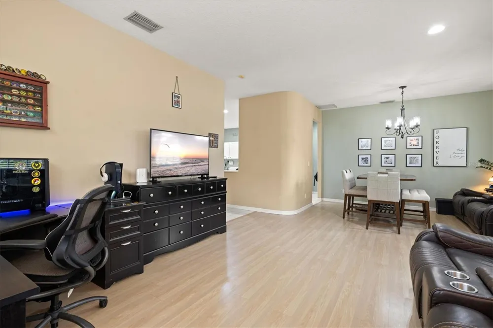 6252 DONNINGTON COURT Sarasota, FL 34238