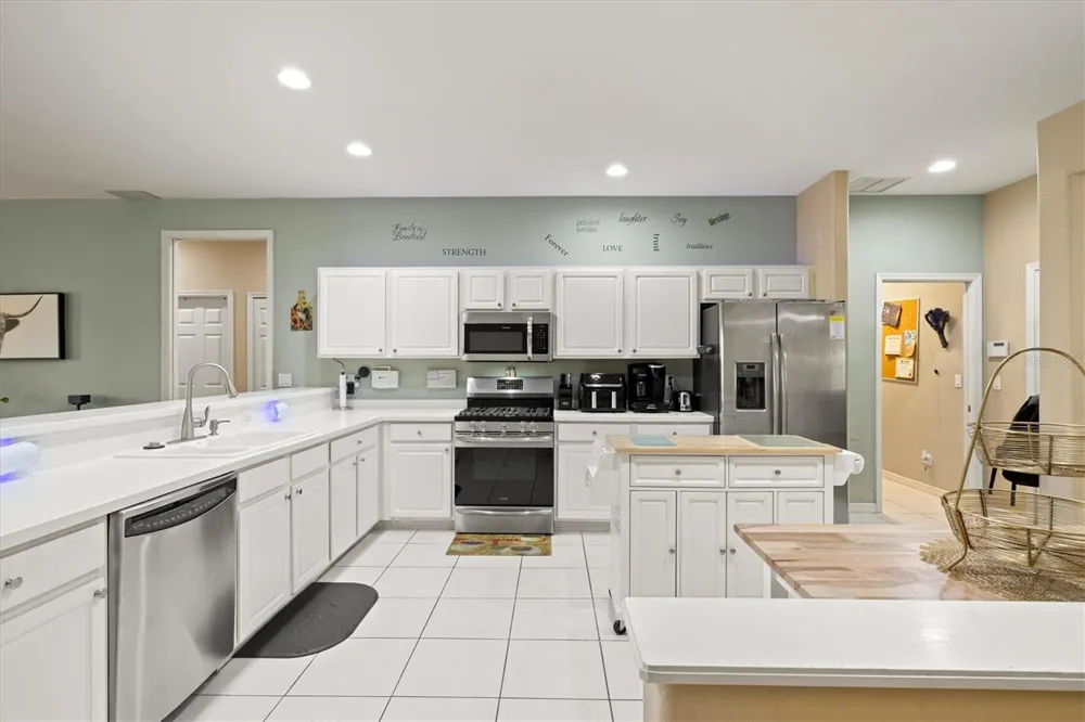 6252 DONNINGTON COURT Sarasota, FL 34238