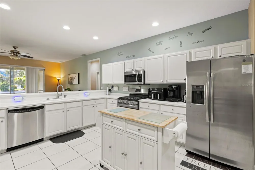 6252 DONNINGTON COURT Sarasota, FL 34238