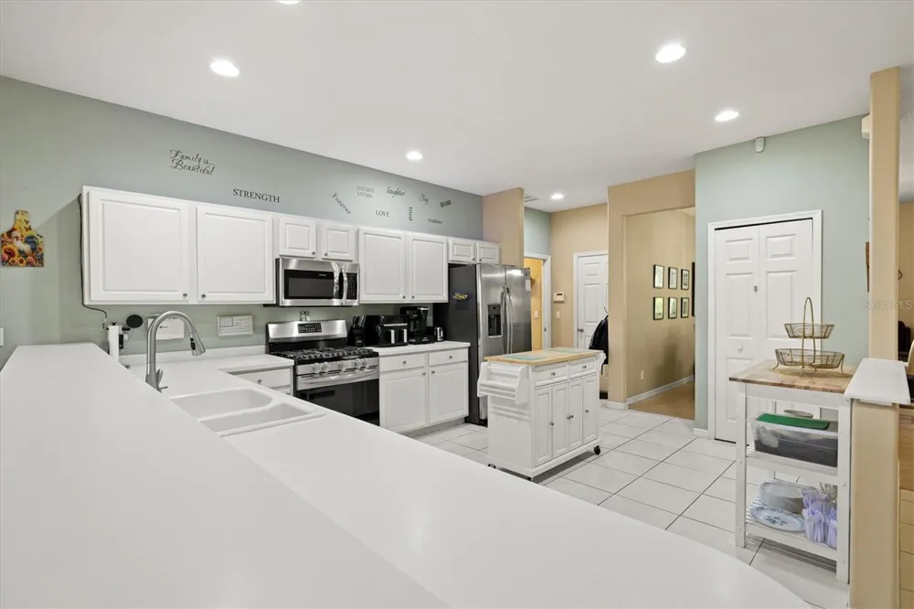 6252 DONNINGTON COURT Sarasota, FL 34238