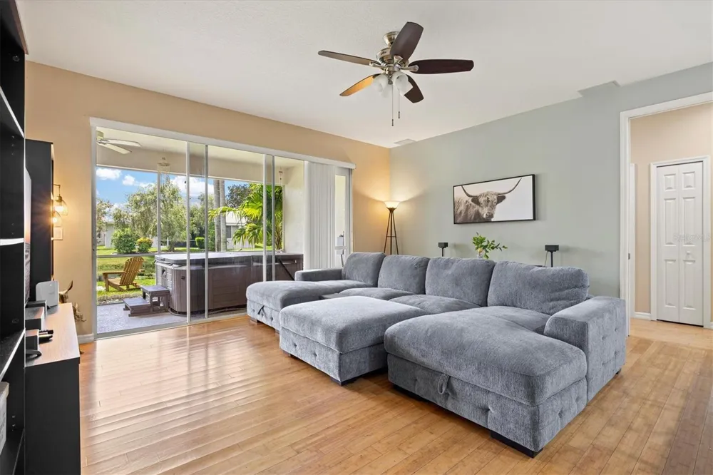 6252 DONNINGTON COURT Sarasota, FL 34238