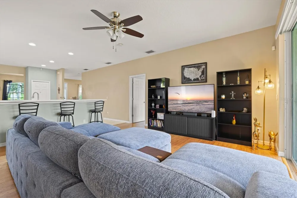 6252 DONNINGTON COURT Sarasota, FL 34238