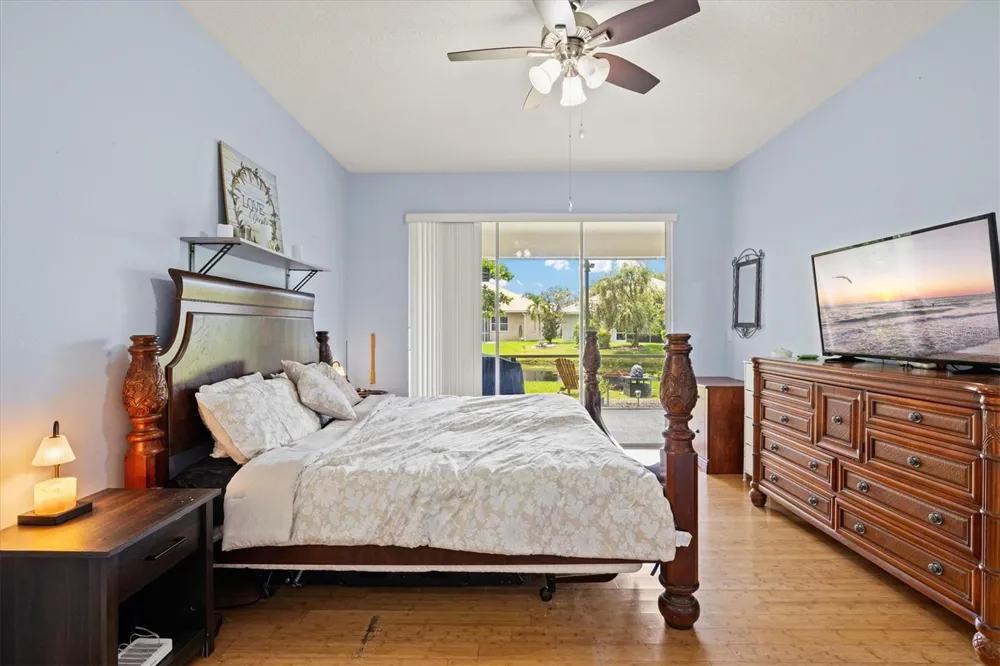 6252 DONNINGTON COURT Sarasota, FL 34238
