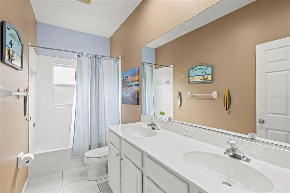 6252 DONNINGTON COURT Sarasota, FL 34238