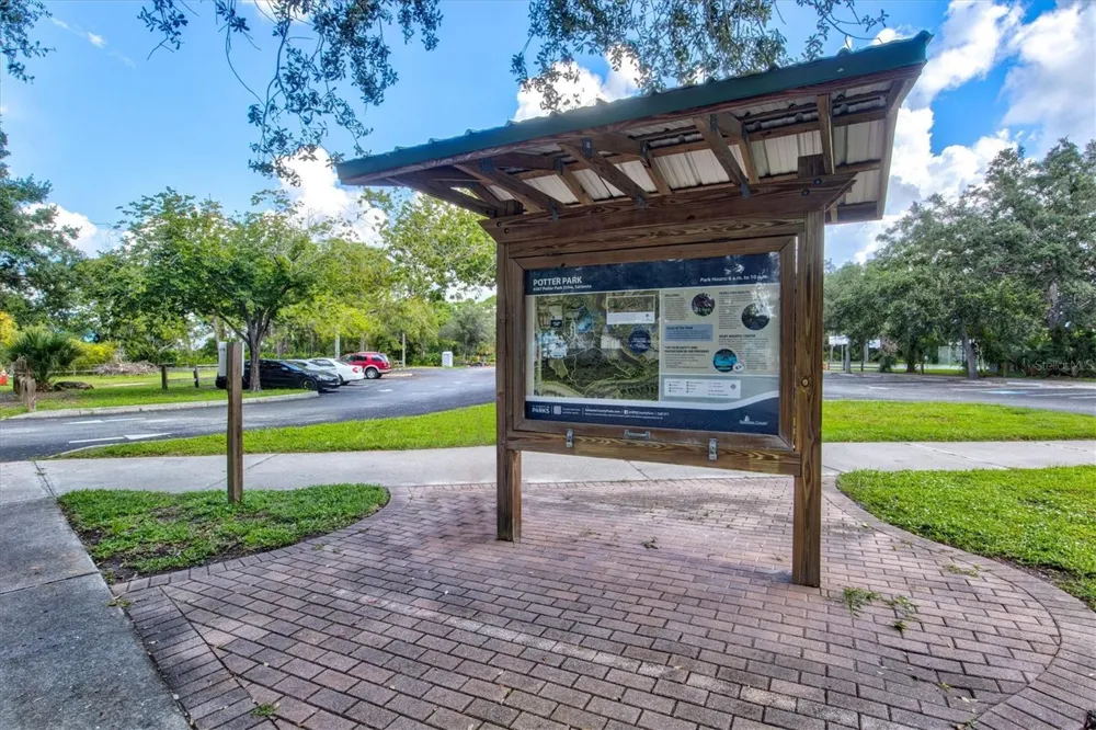 6252 DONNINGTON COURT Sarasota, FL 34238