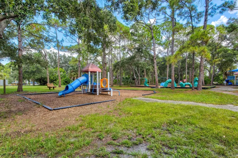 6252 DONNINGTON COURT Sarasota, FL 34238