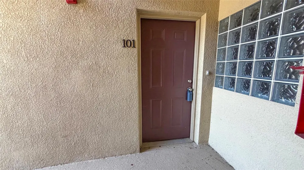 9523 GROVEDALE CIRCLE #101 Riverview, FL 33578