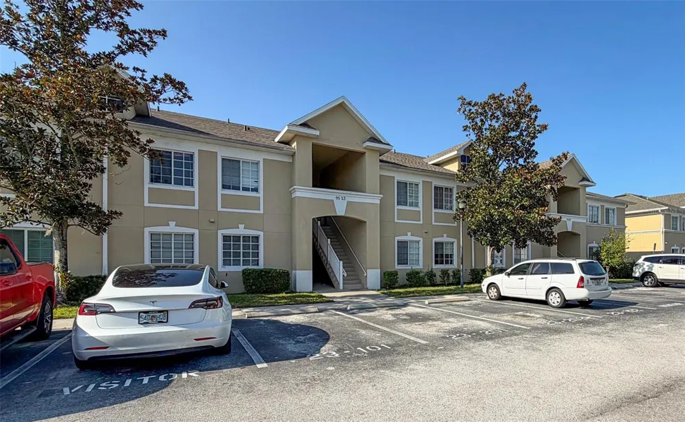 9523 GROVEDALE CIRCLE #101 Riverview, FL 33578