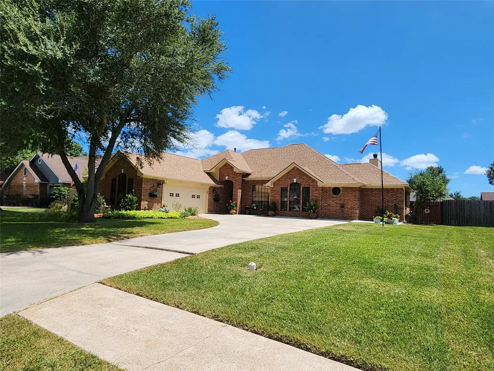 104 Portulaca Street Lake Jackson, TX 77566