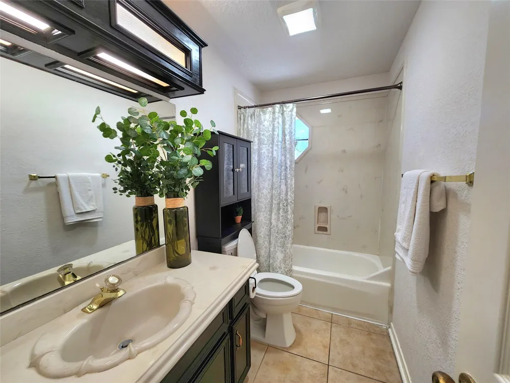 104 Portulaca Street Lake Jackson, TX 77566