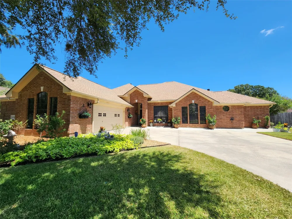 104 Portulaca Street Lake Jackson, TX 77566