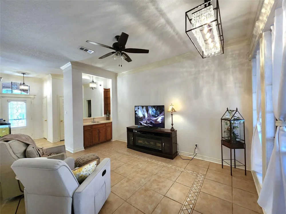 104 Portulaca Street Lake Jackson, TX 77566