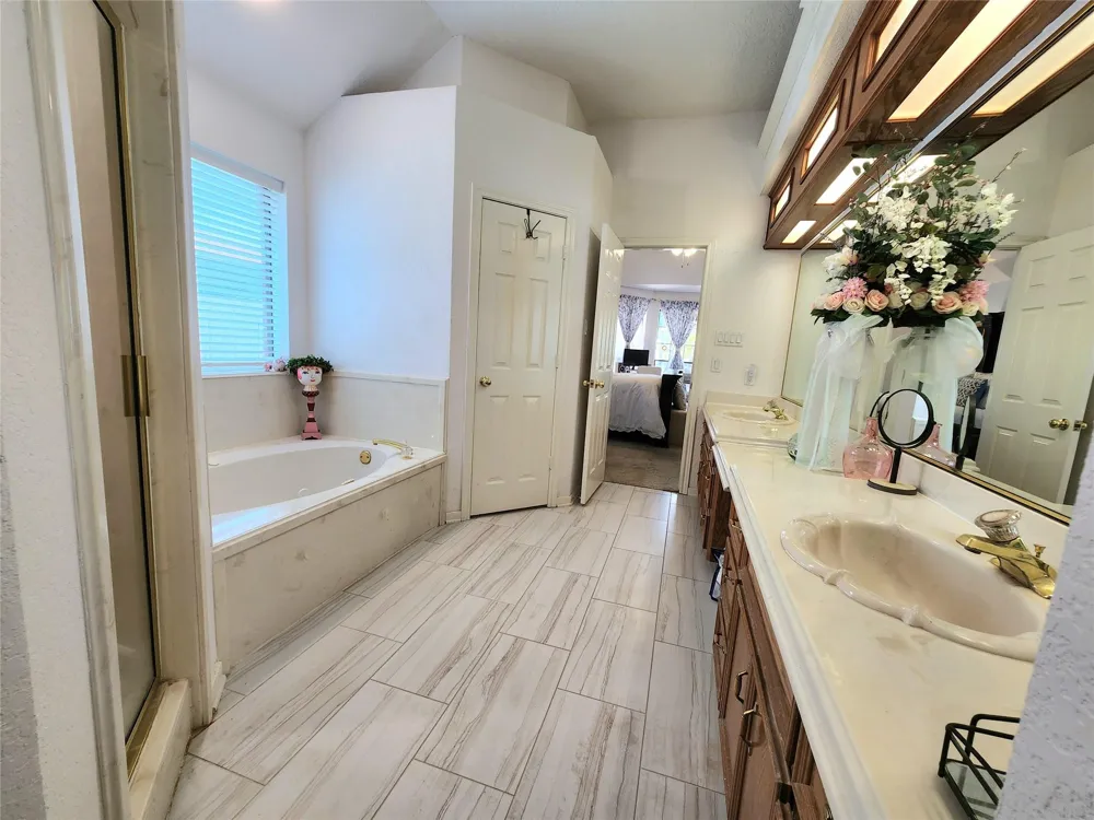 104 Portulaca Street Lake Jackson, TX 77566