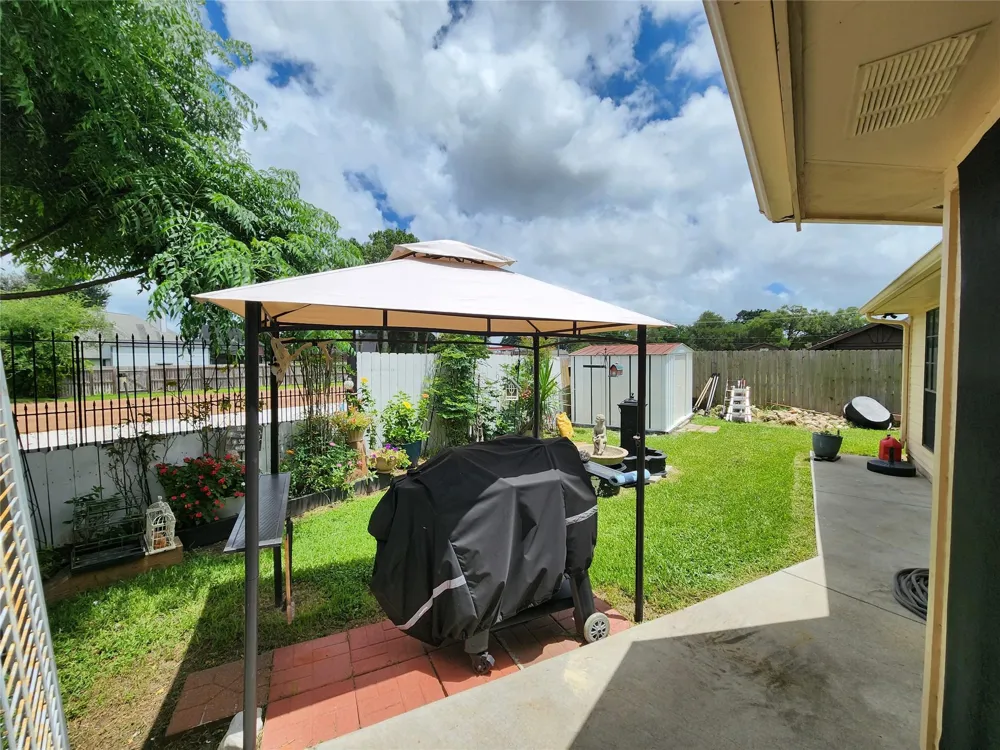 104 Portulaca Street Lake Jackson, TX 77566