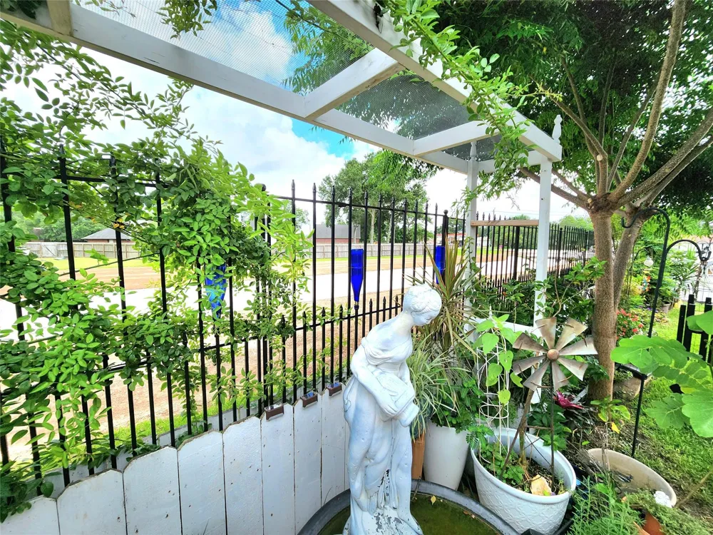 104 Portulaca Street Lake Jackson, TX 77566