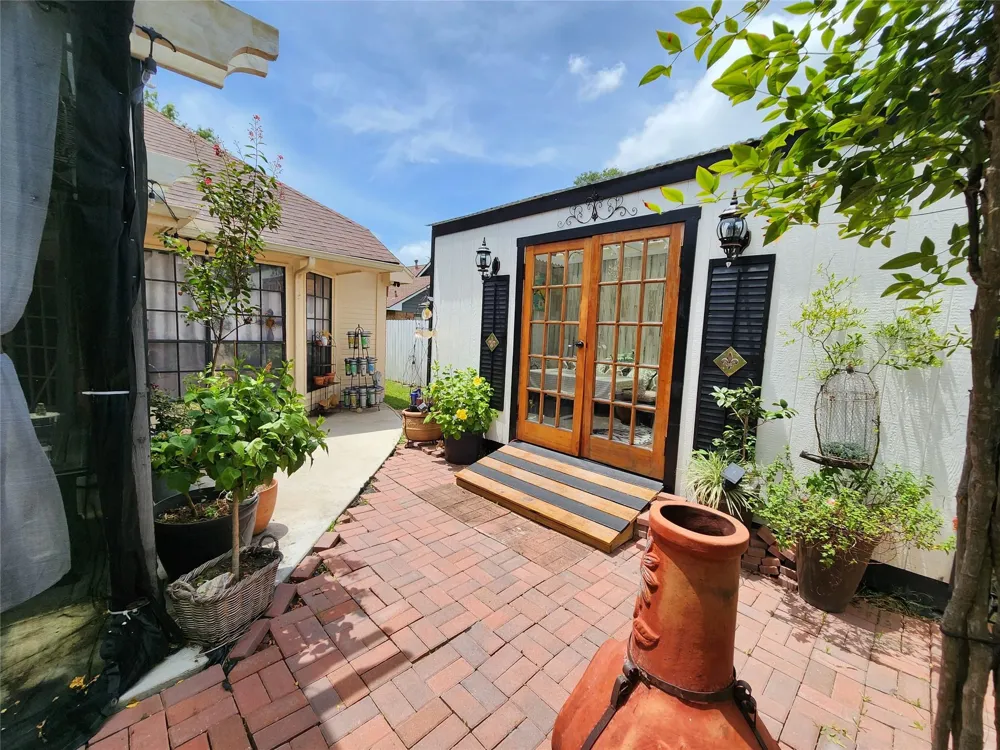 104 Portulaca Street Lake Jackson, TX 77566