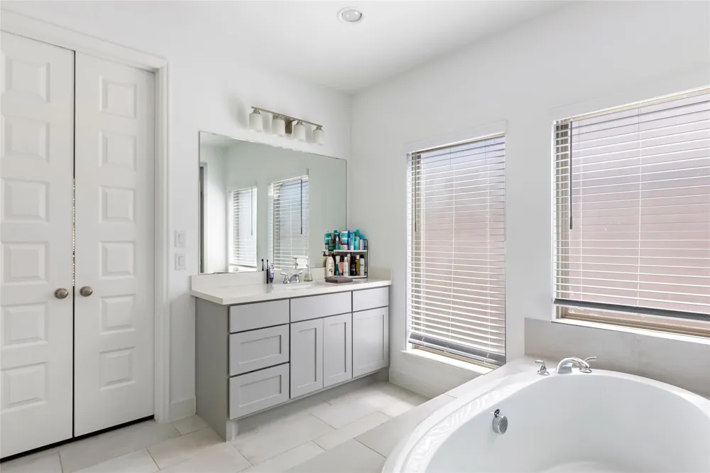 8499 International Falls Drive Porter, TX 77365
