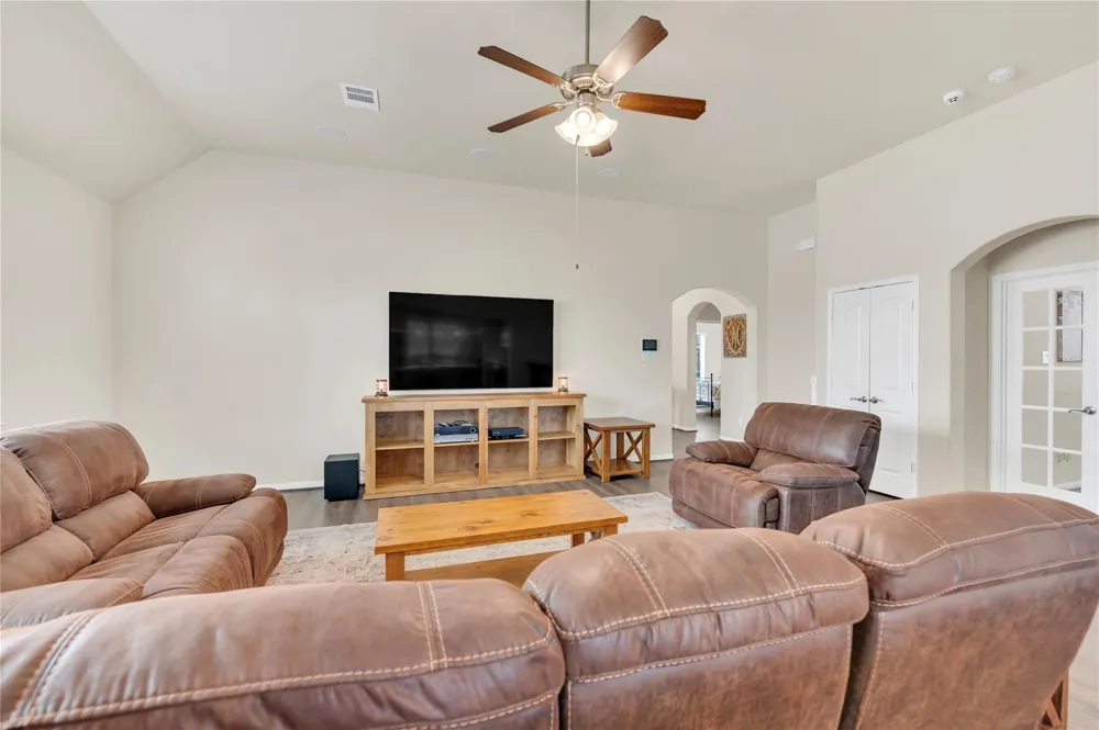 1849 Kenley Way Alvin, TX 77511