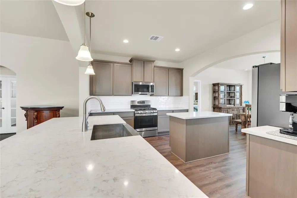 1849 Kenley Way Alvin, TX 77511