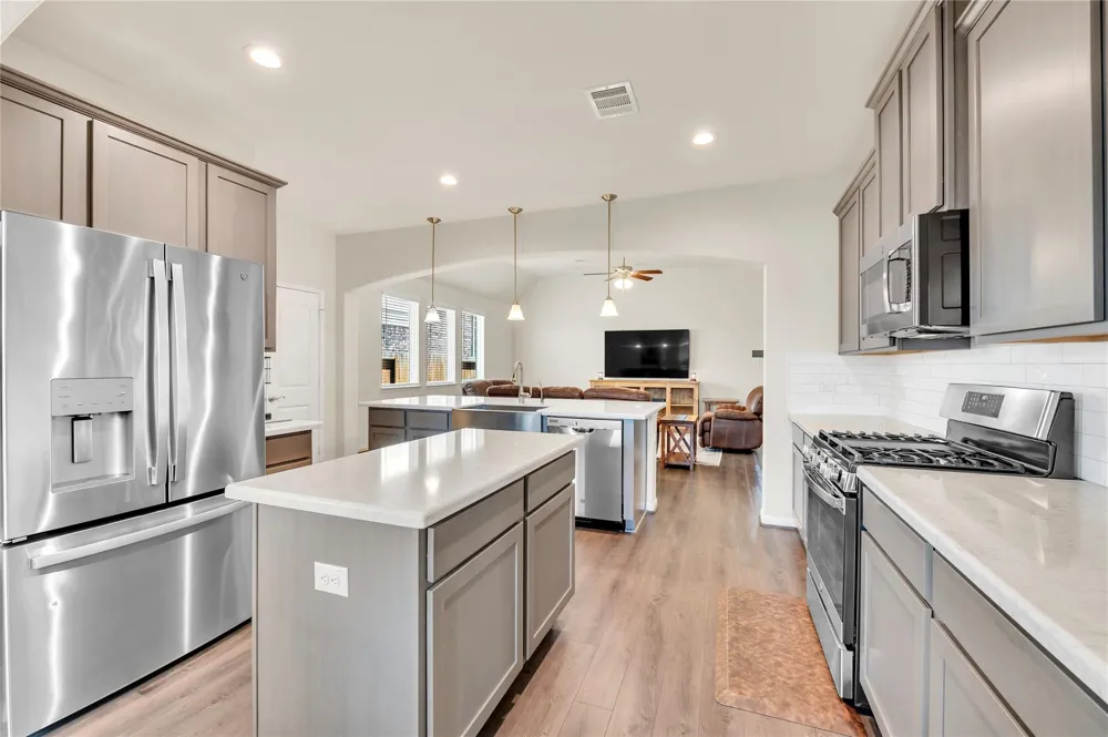 1849 Kenley Way Alvin, TX 77511