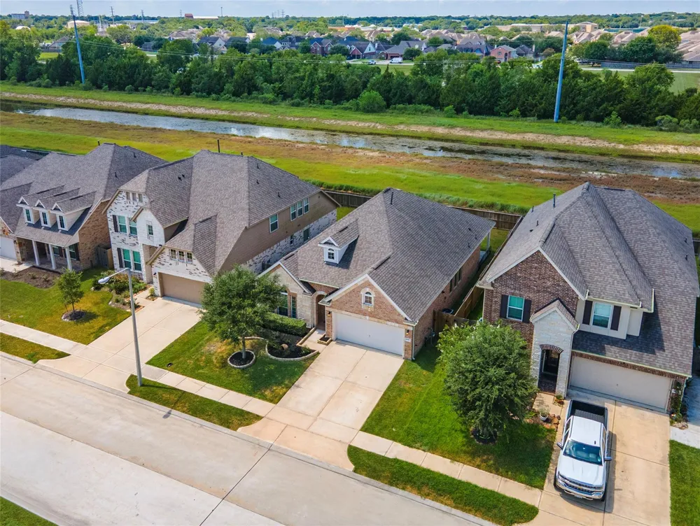 1849 Kenley Way Alvin, TX 77511