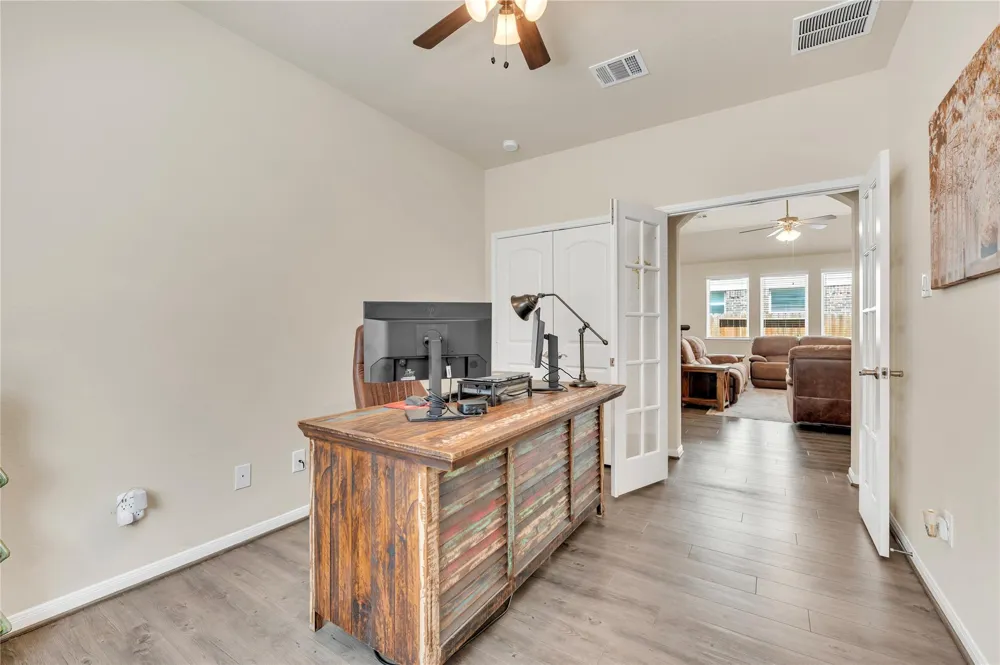 1849 Kenley Way Alvin, TX 77511