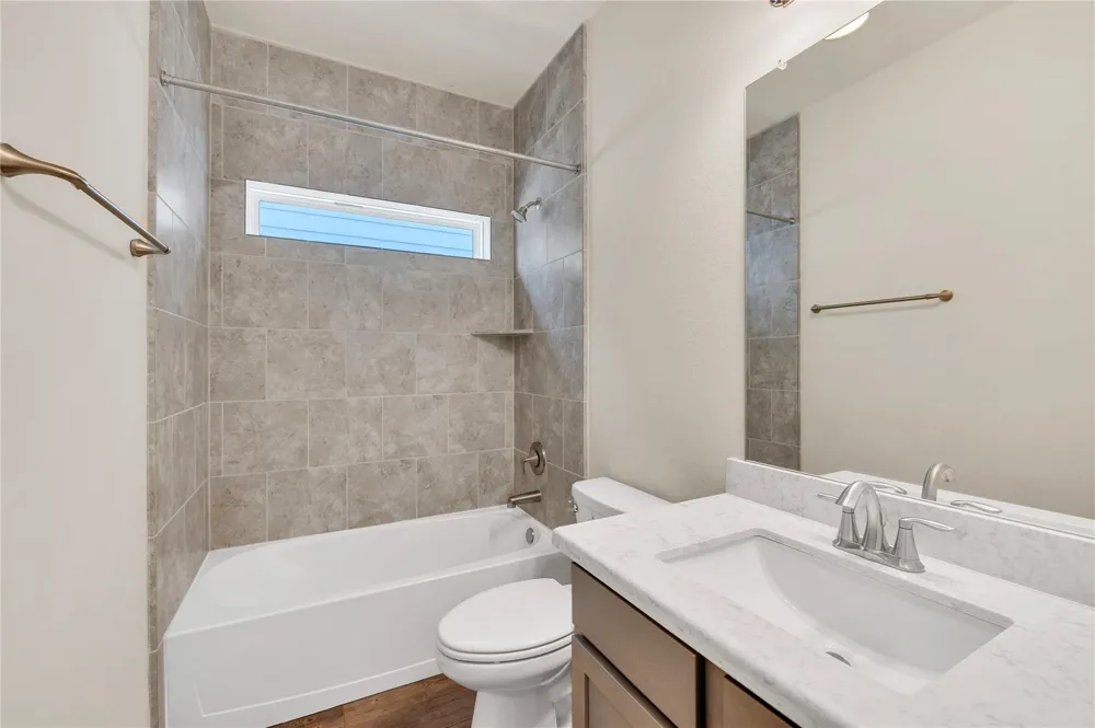 1849 Kenley Way Alvin, TX 77511