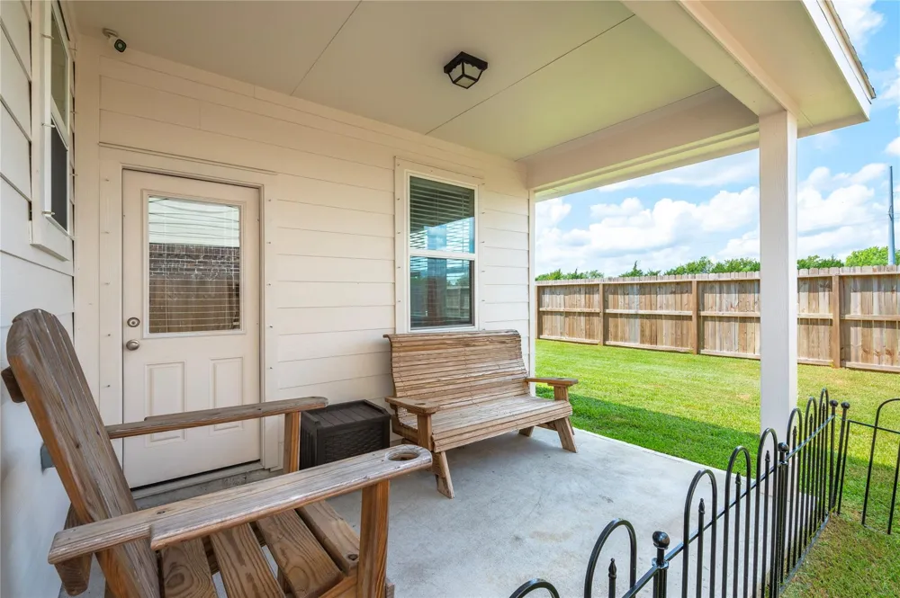 1849 Kenley Way Alvin, TX 77511