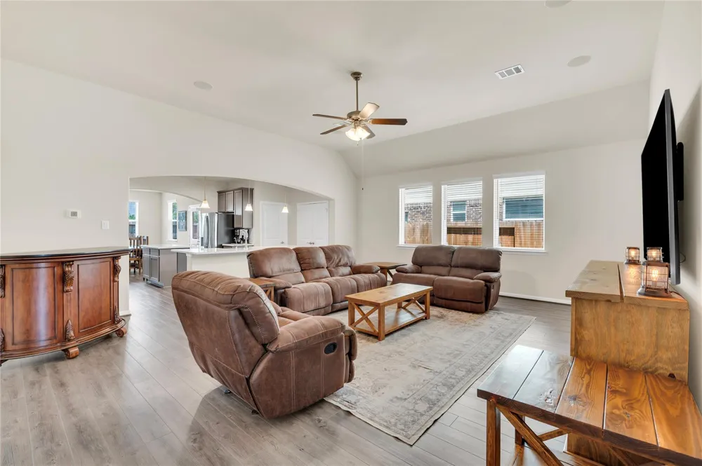 1849 Kenley Way Alvin, TX 77511