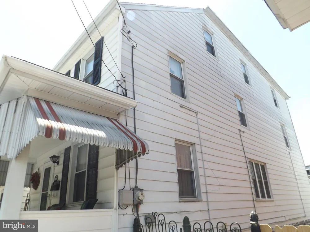 228 S MORRIS STREET Saint Clair, PA 17970