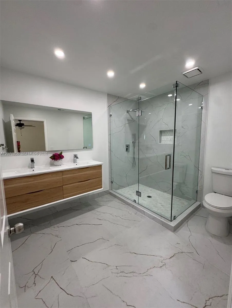 14255 SW 96th Ter Miami, FL 33186