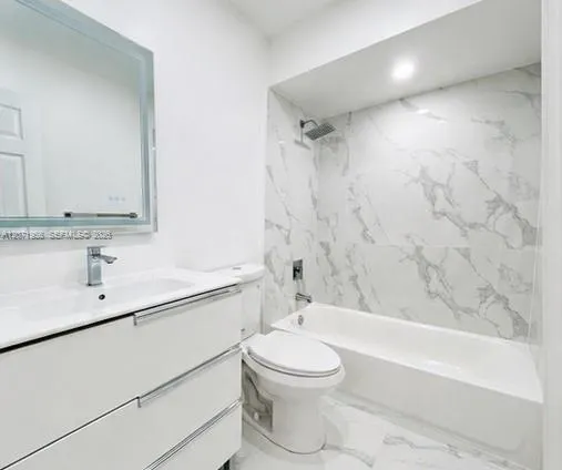 14255 SW 96th Ter Miami, FL 33186
