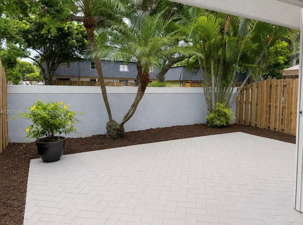 14255 SW 96th Ter Miami, FL 33186