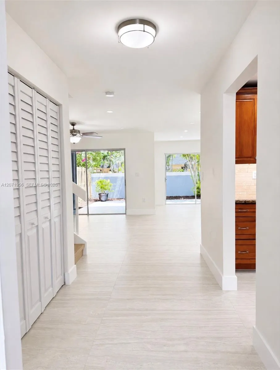 14255 SW 96th Ter Miami, FL 33186