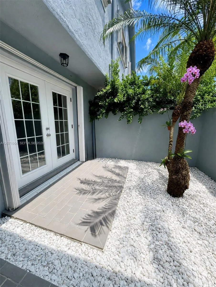 14255 SW 96th Ter Miami, FL 33186