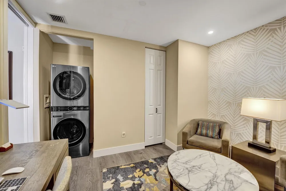 2617 NE 14th Avenue #102 Wilton Manors, FL 33334