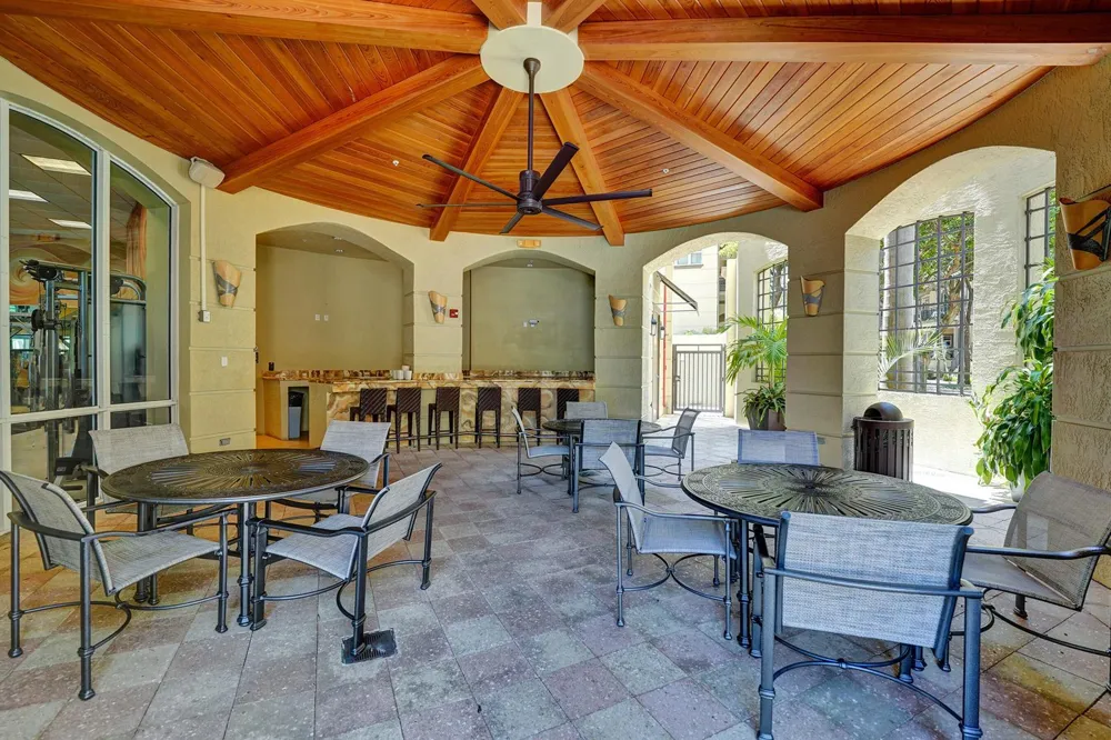 2617 NE 14th Avenue #102 Wilton Manors, FL 33334